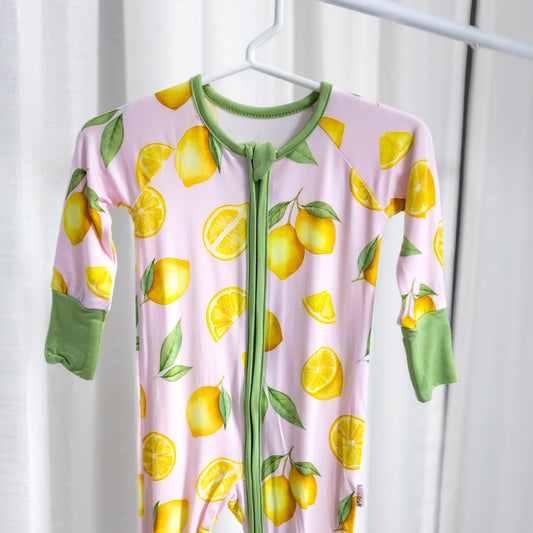 MAIN SQUEEZE SLEEPER