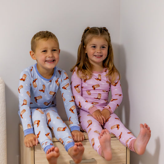 SADDLE SNUGGLES 2 PIECE SET